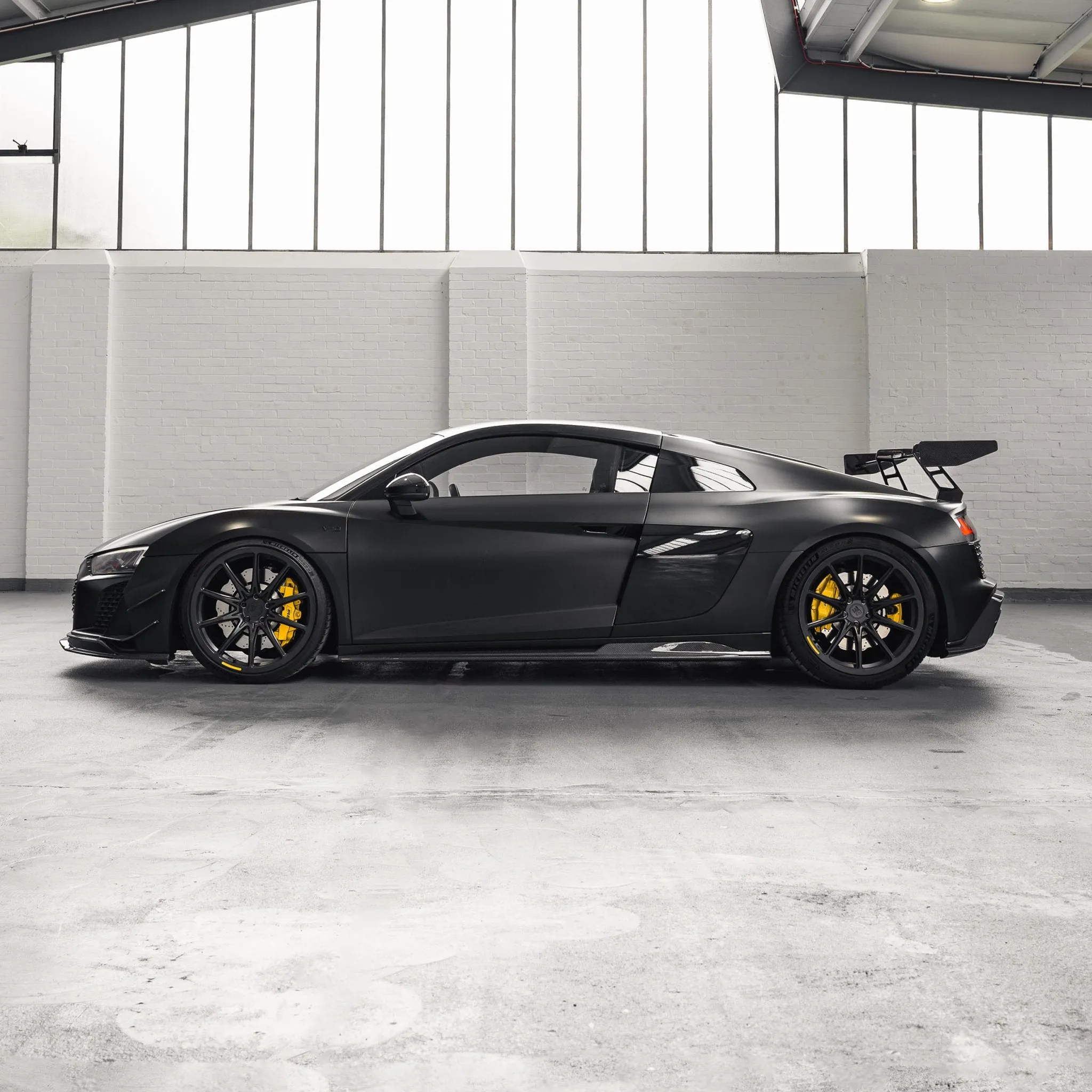 Audi R8 4S Facelift Pre-Preg Carbon Fibre Side Skirts by TRE