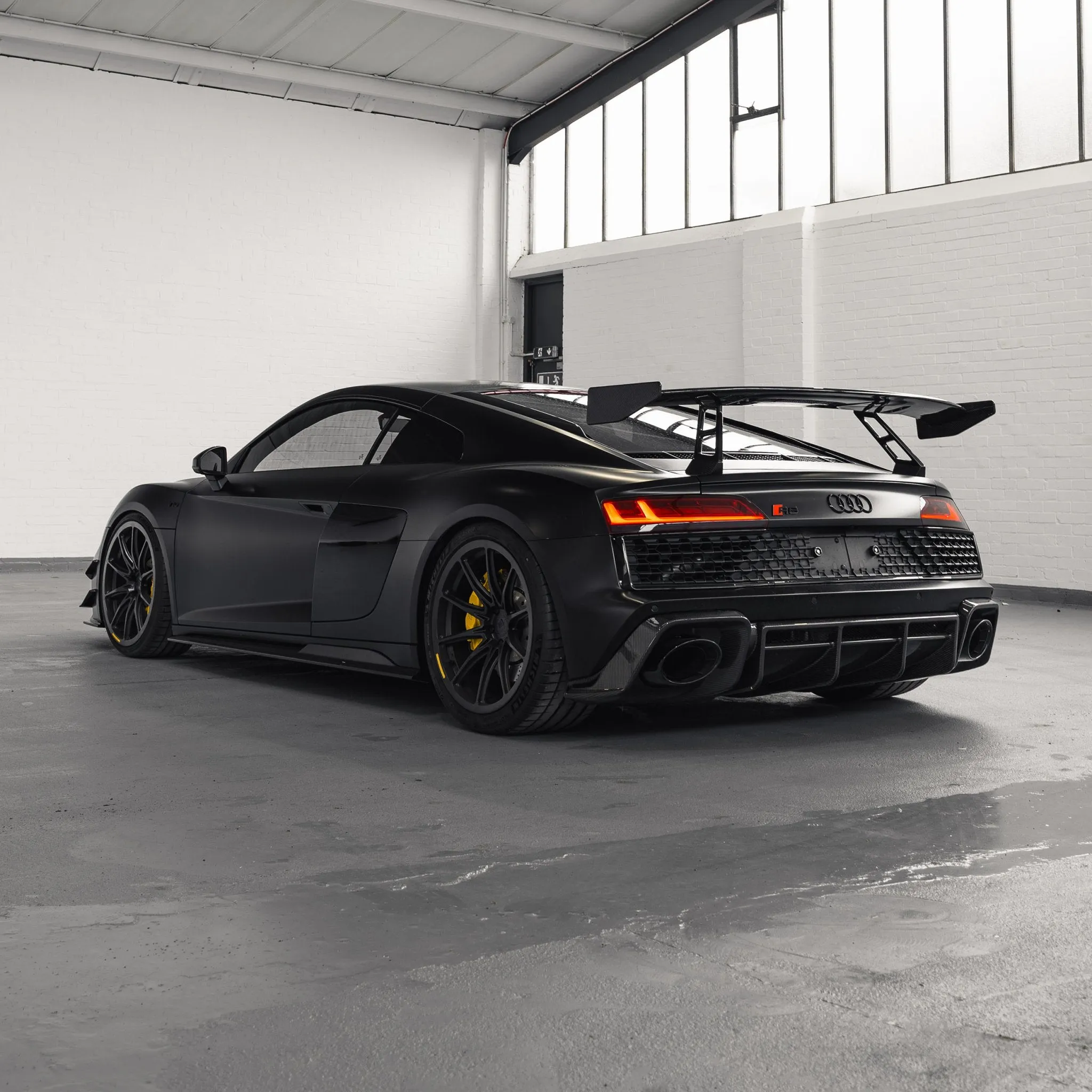 Audi R8 4S Facelift Pre-Preg Carbon Fibre Side Skirts by TRE