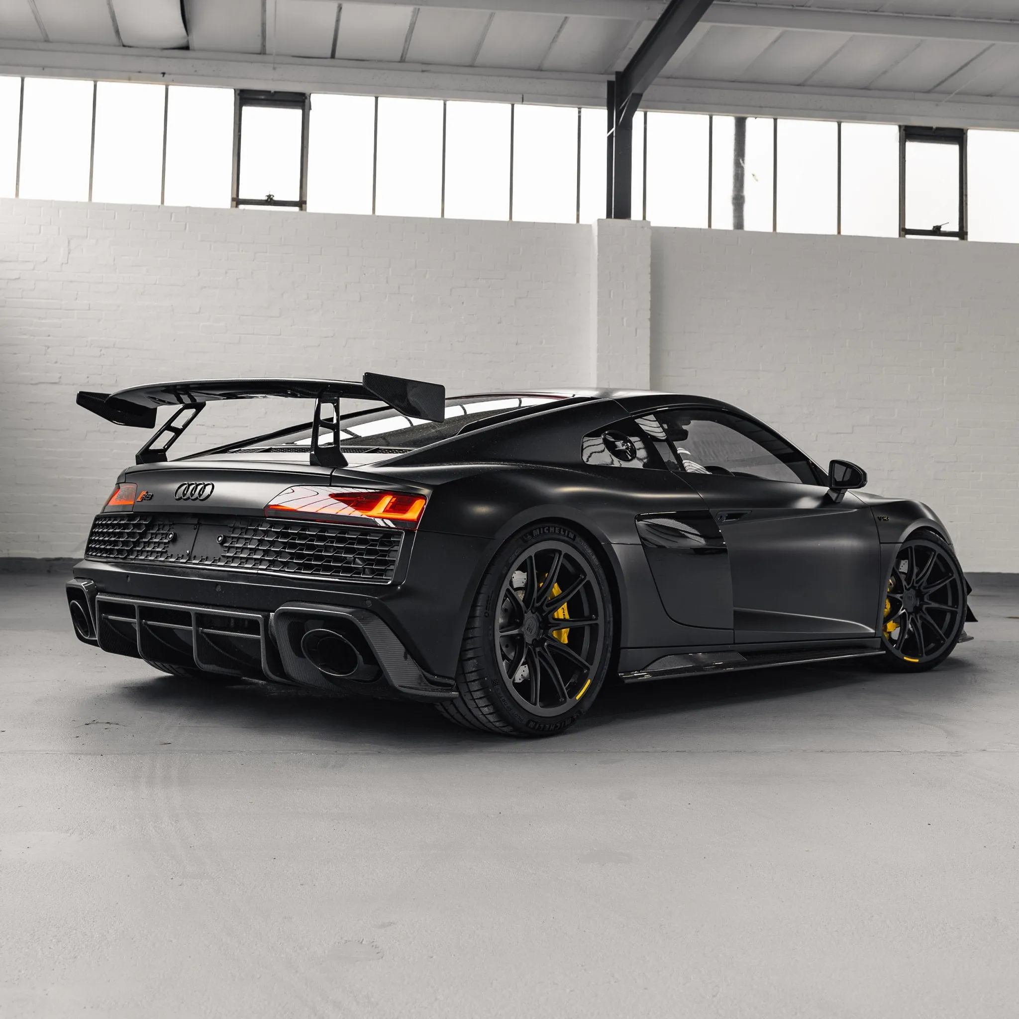 Audi R8 4S Facelift Pre-Preg Carbon Fibre Side Skirts by TRE