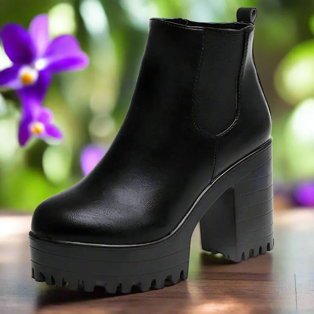 Stylish Chunky Ankle Boots with Cushioned Sole for All-Day Comfort and Versatile Outfits